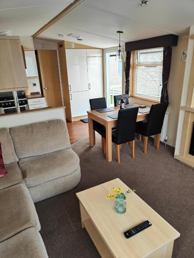 Holiday Home Sleeps Six Saint Leonards Exterior foto